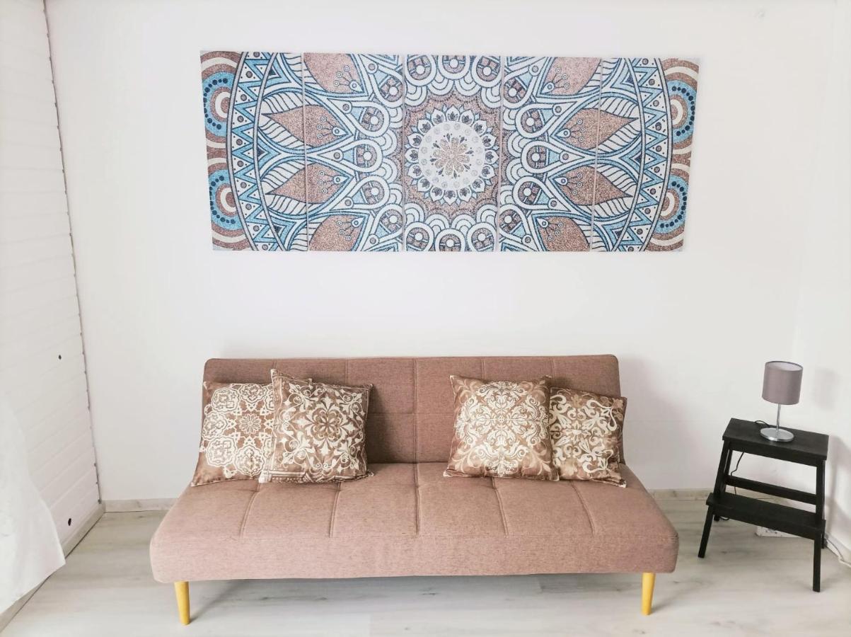 Kleine Ferienwohnung Mit Terrasse Am Waldrand 쇠나우 외부 사진